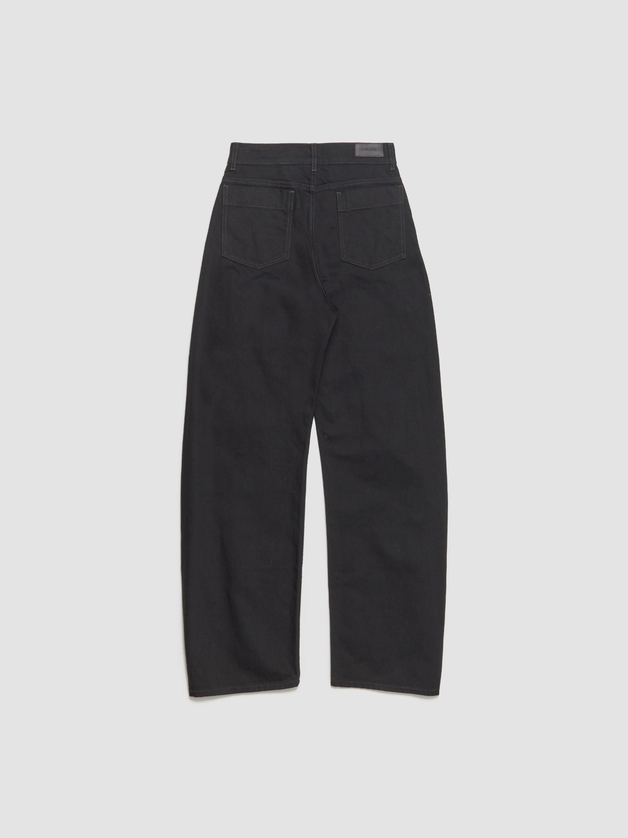 High-Waisted Curved Pants in Black
