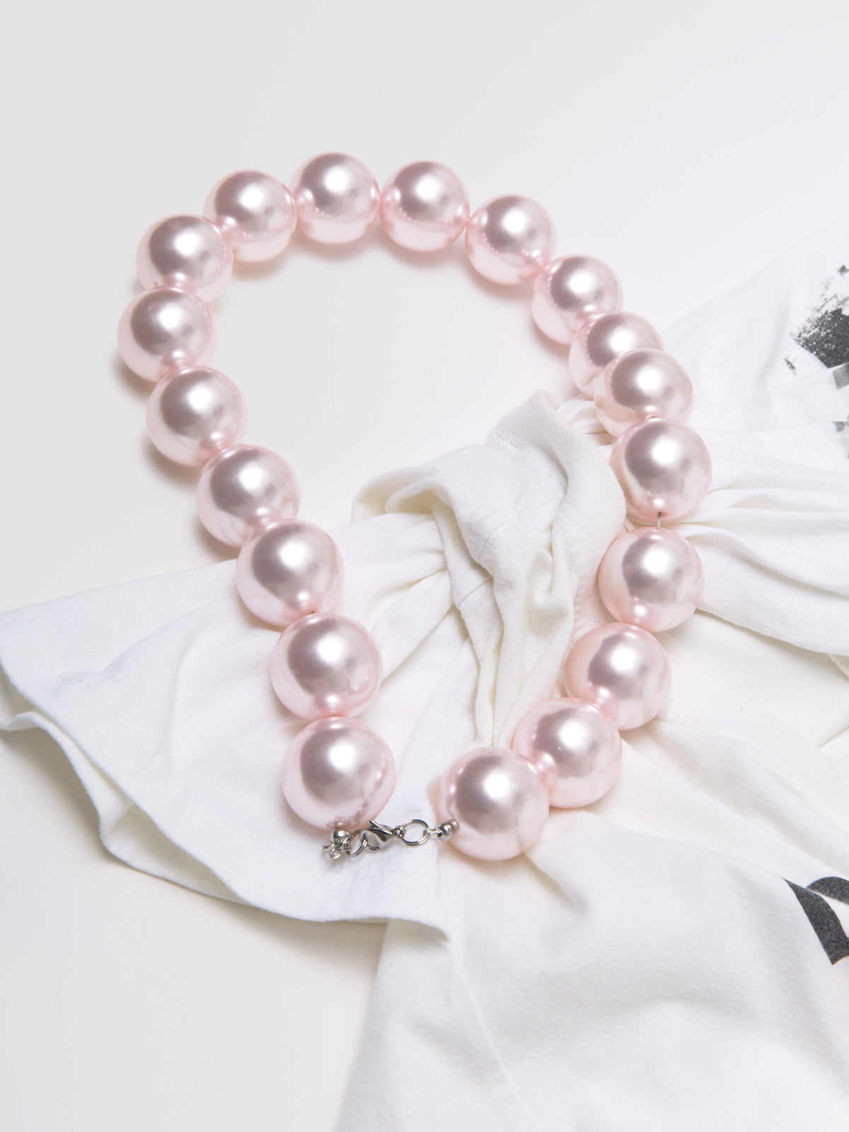 Twisted Necklace T-Shirt in White & Grey