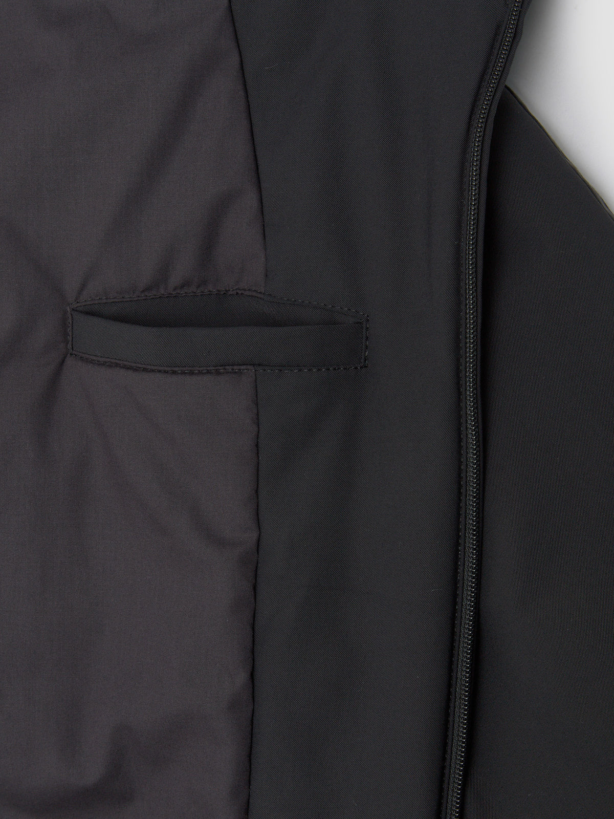 Le Bomber Aero in Black