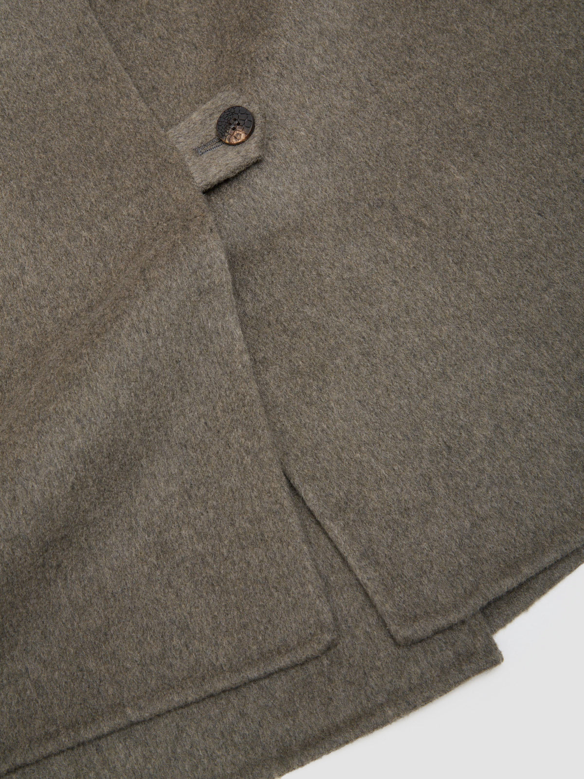 Le Manteau D'Homme Curvio in Dark Grey
