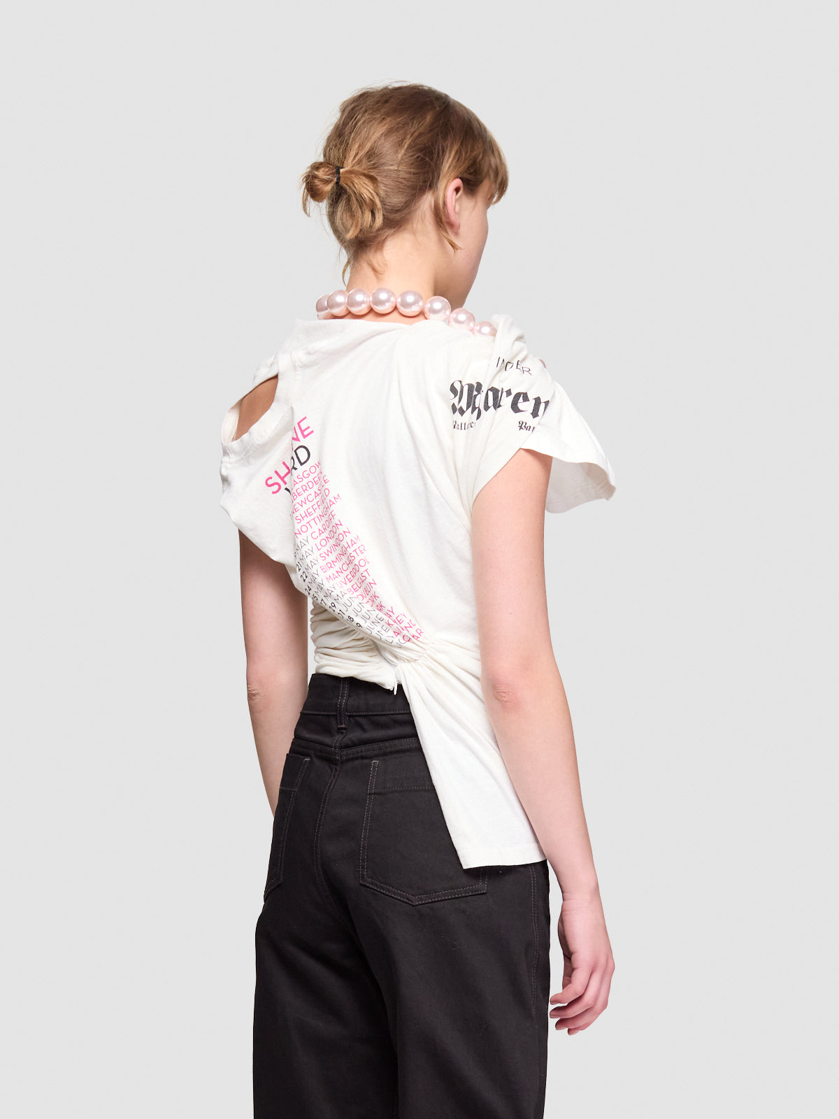 Twisted Necklace T-Shirt in White & Grey