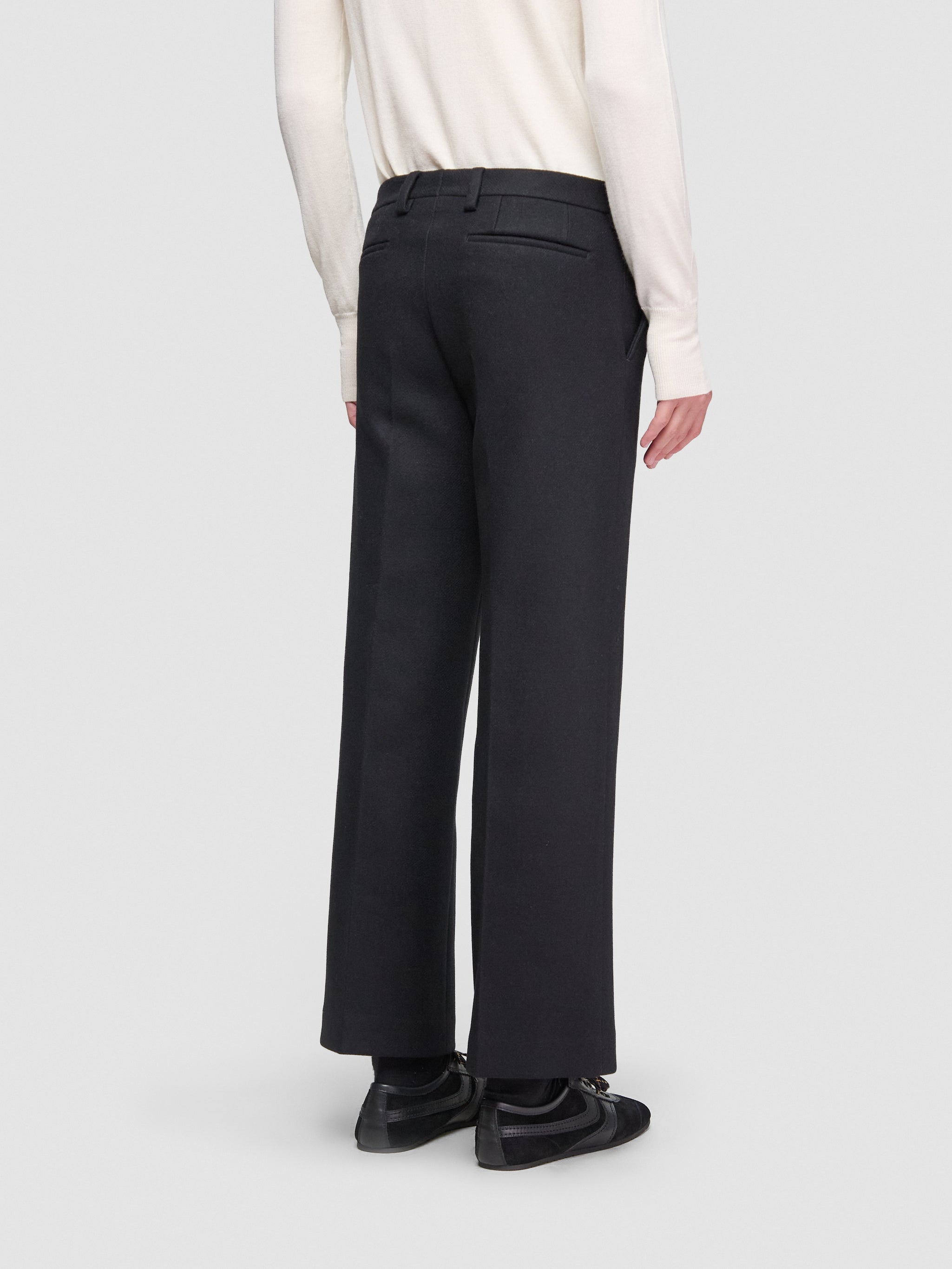 Panvel Short Pants in Black