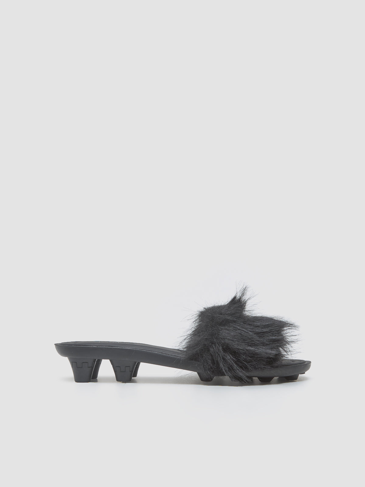 x FENTY WMNS Chic Fur Slide in Black & Silver