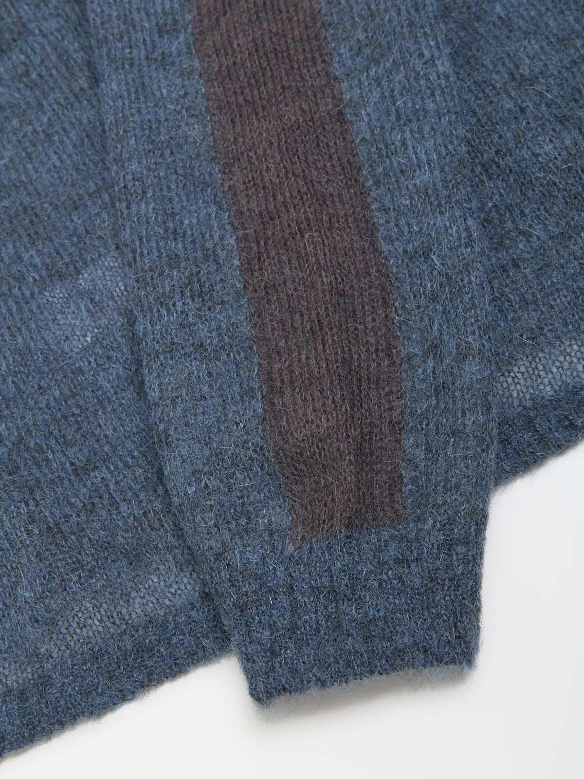 Dan Raglan Sleeve Sweater in Navy