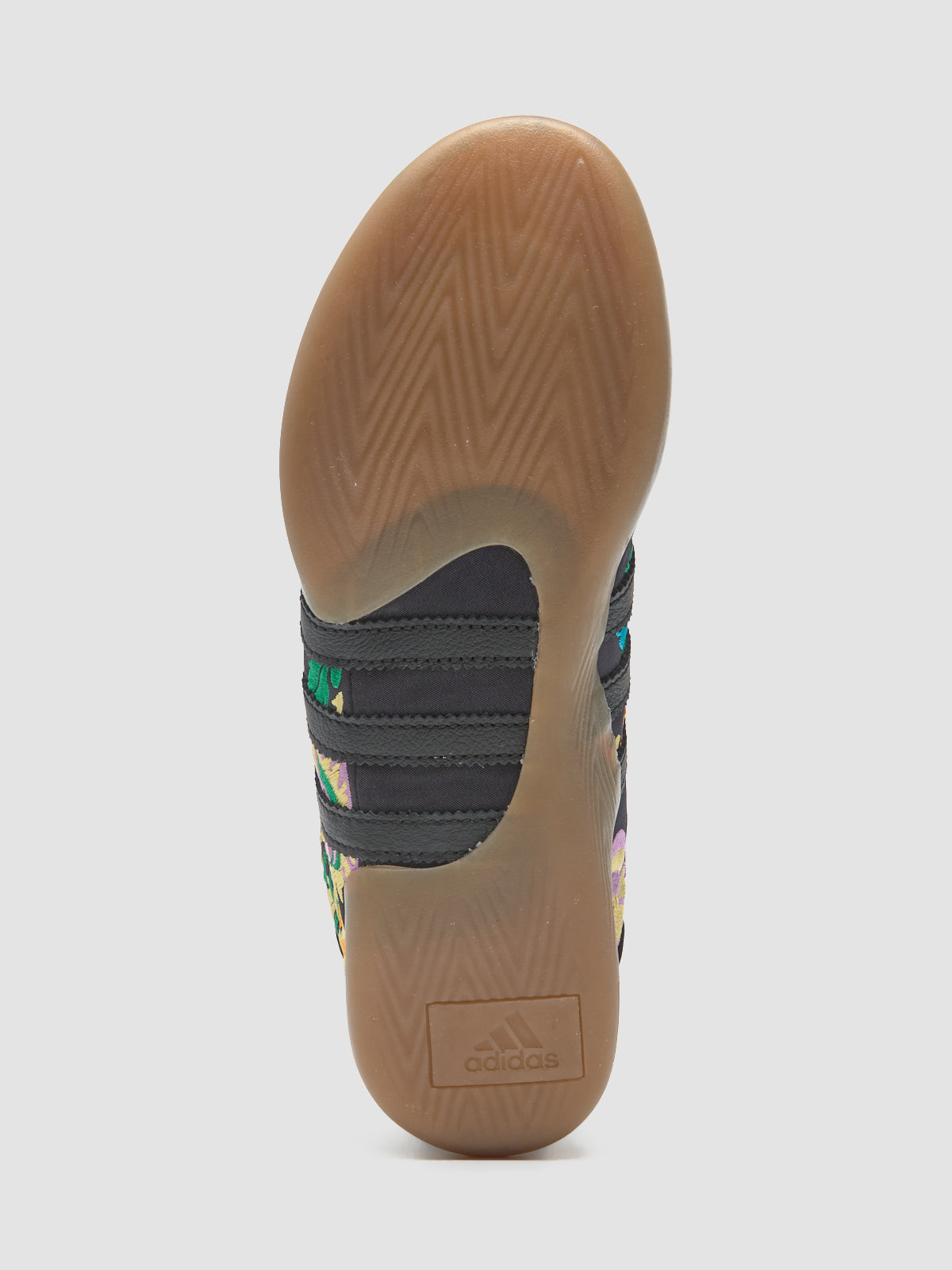 WMNS Taekwondo Mei Sneaker in Core Black & Gold Metallic