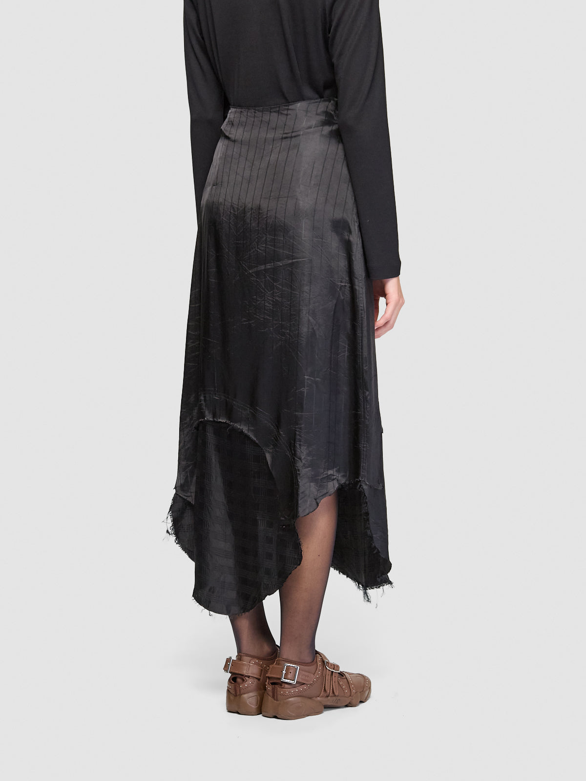 Side-View Skirt in Black