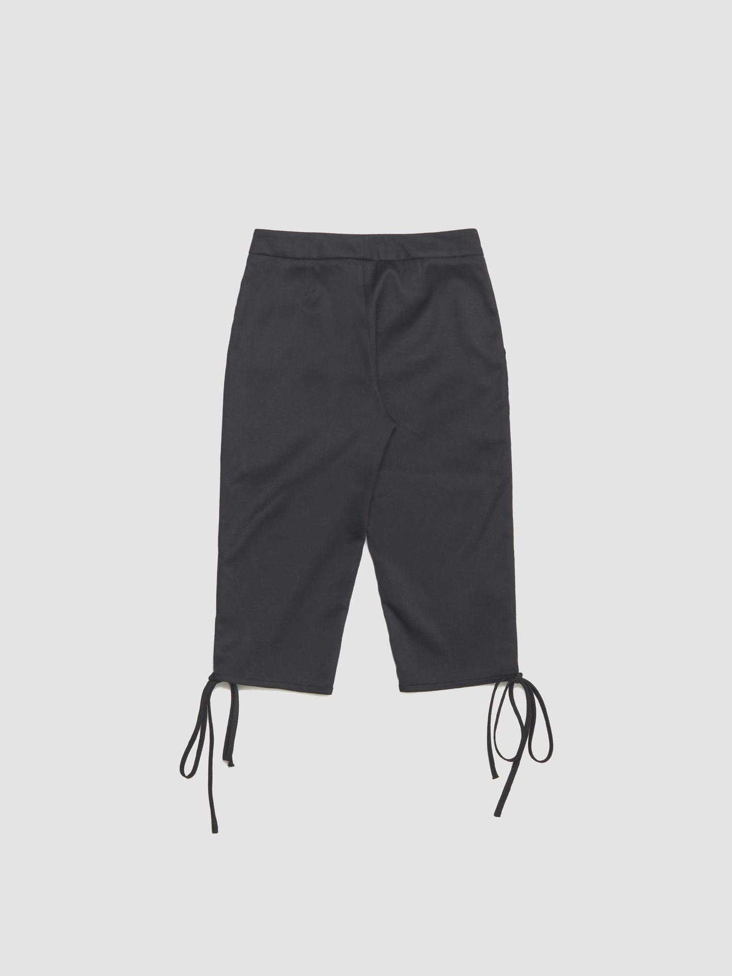 Ira Capri Pants in Black