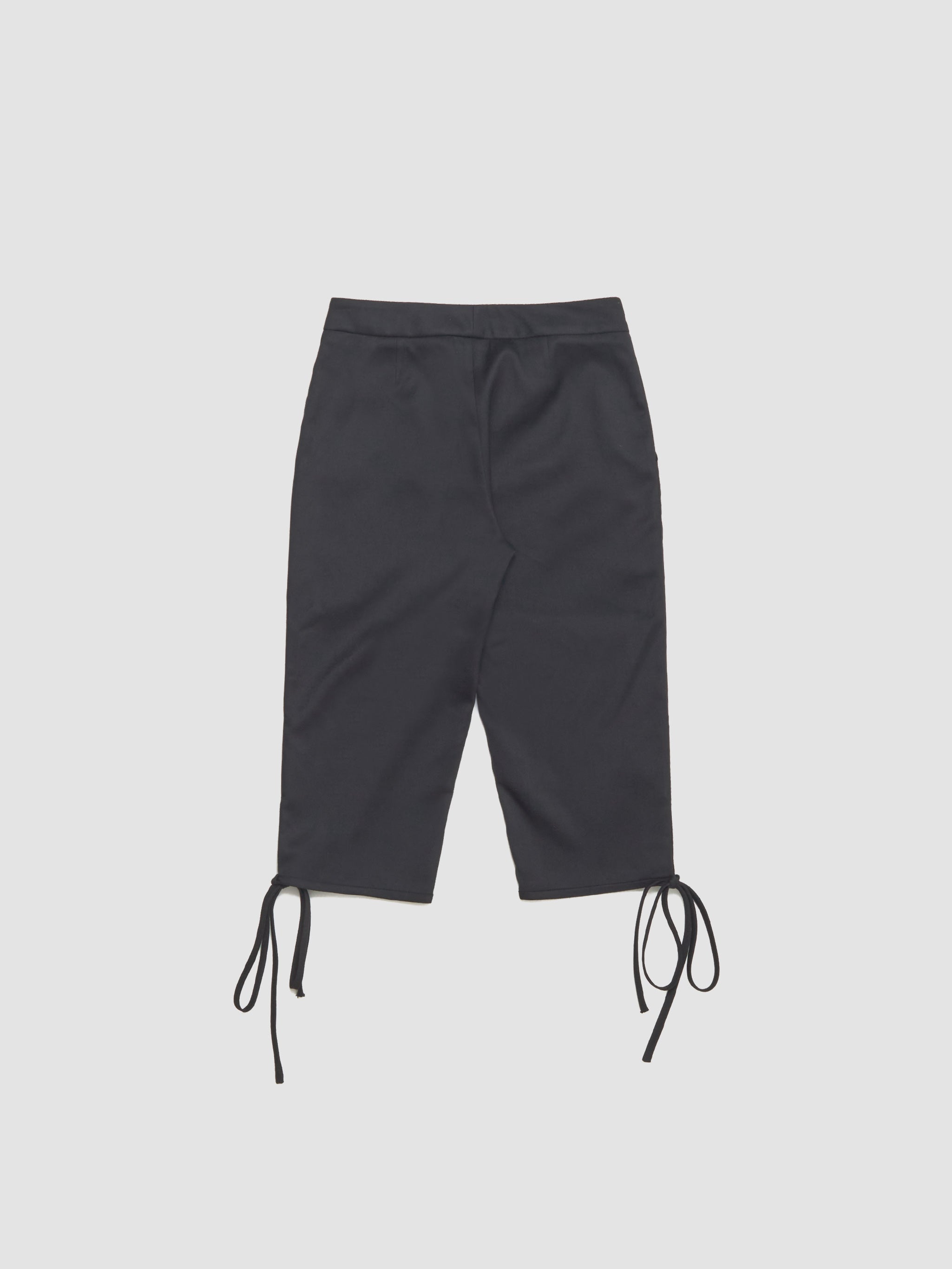 Ira Capri Pants in Black
