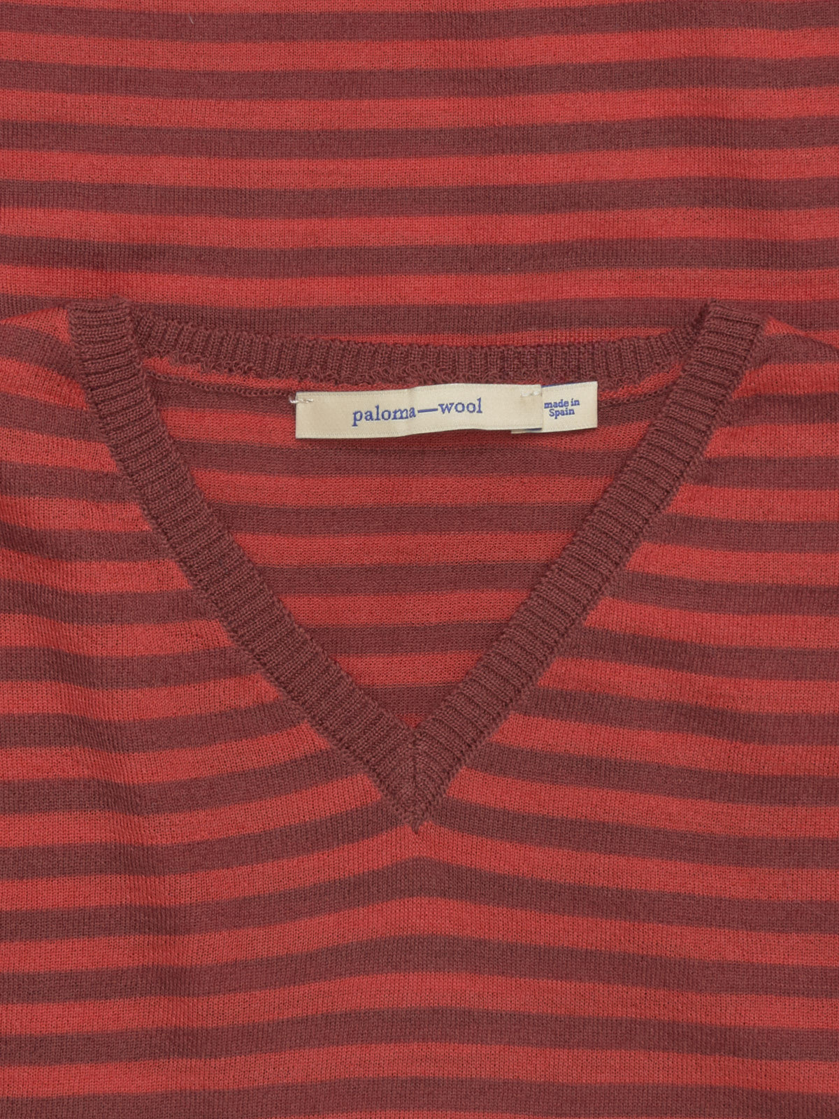 Iglú V-Neck Sweater in Red