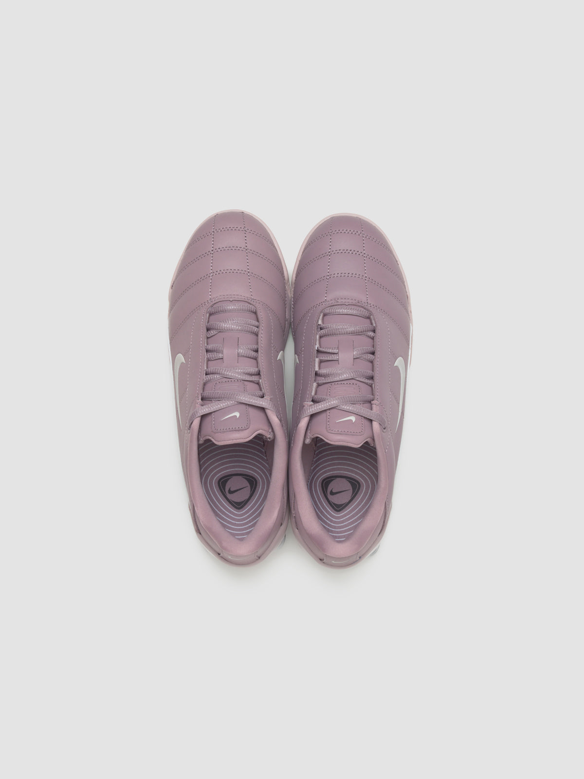 WMNS Total 90 Shox Magia Sneaker in Taupe Grey & Metallic Silver