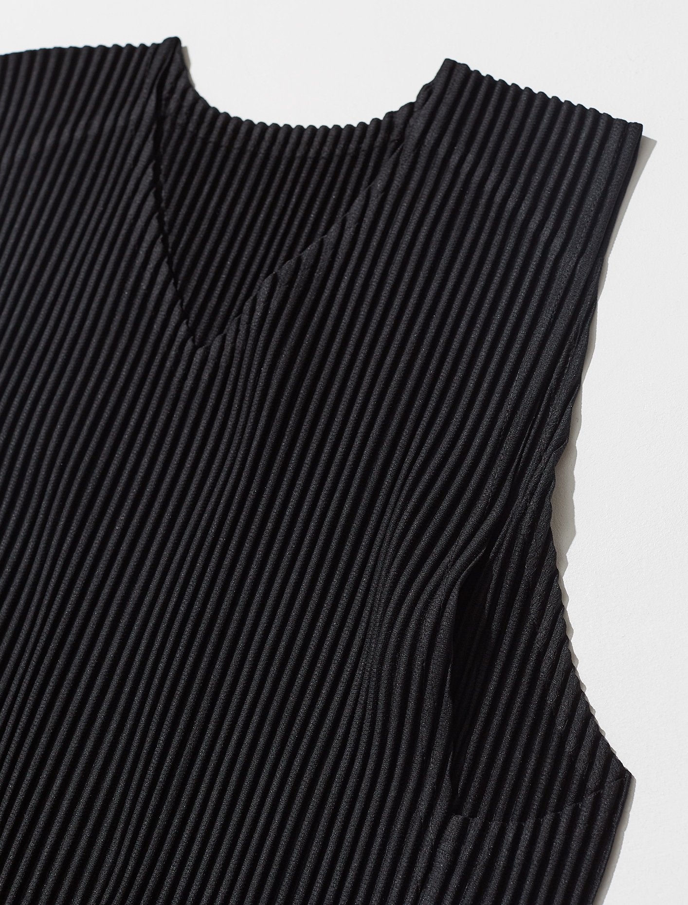 Pleated Vest in Black