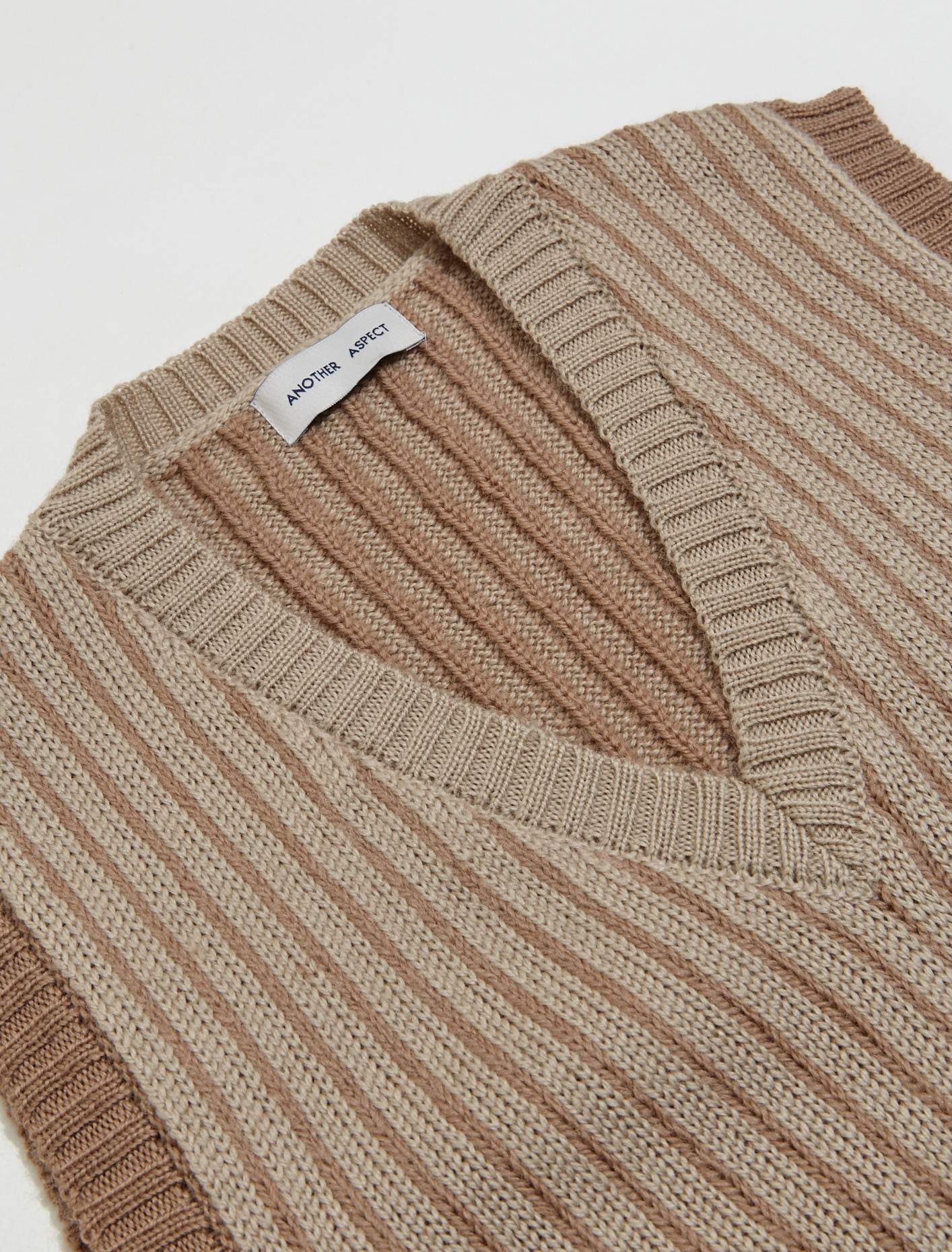 Vest 1.0 in Ecru & Light Beige