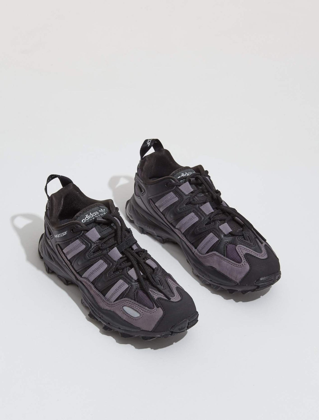 Hyperturf Adventure Sneaker in Core Black