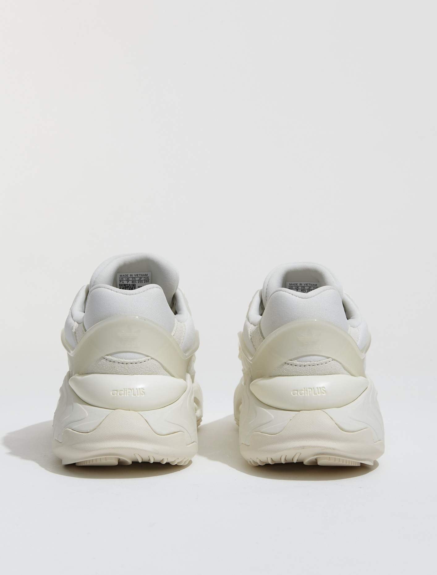 OZNOVA Sneaker in Off-White