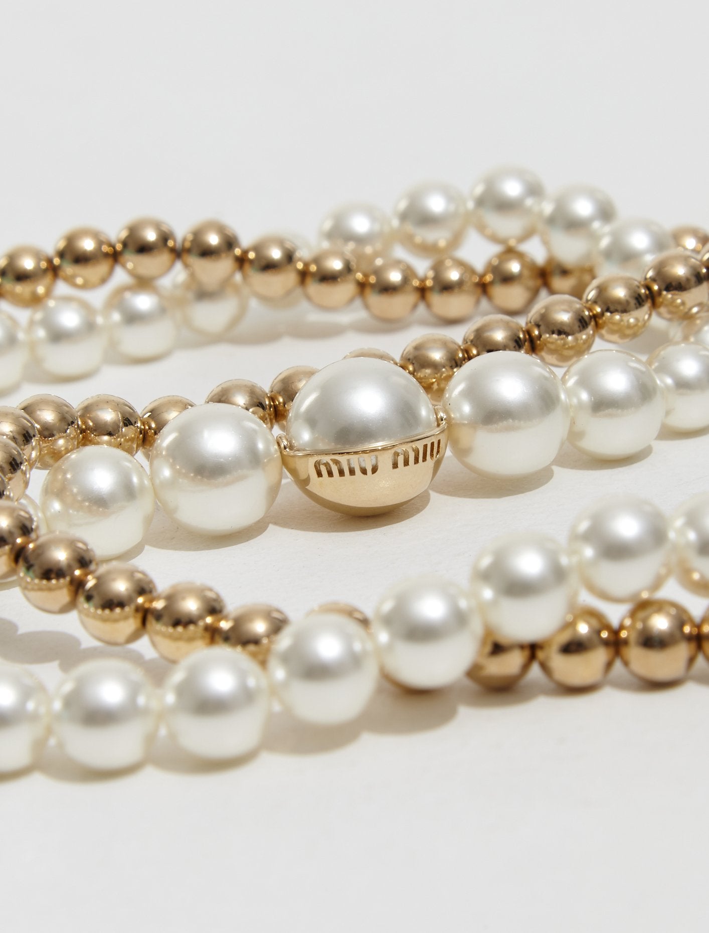 Metal and Pearl Double Necklace in Gold