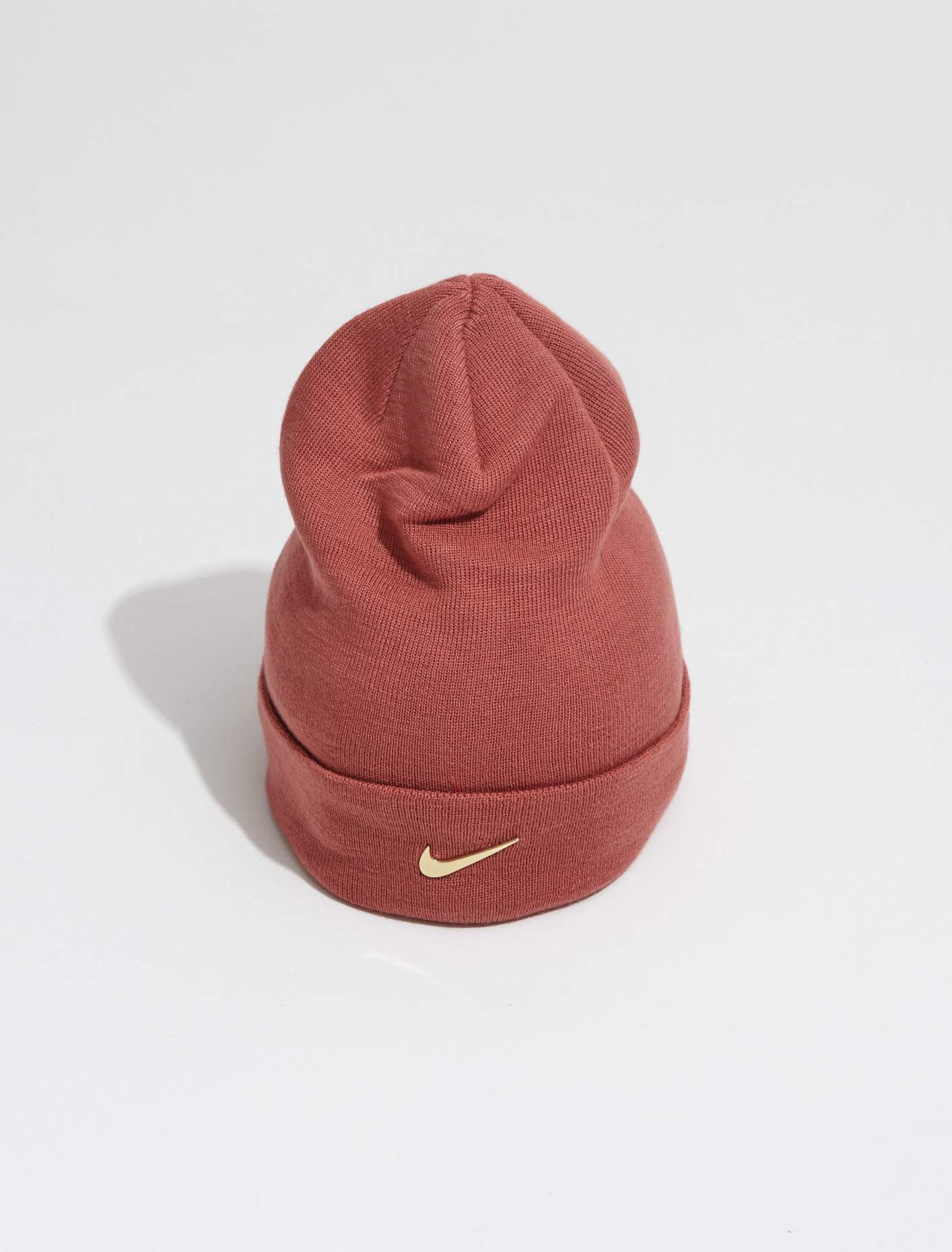 Beanie with Metal Swoosh in Canyon Rust