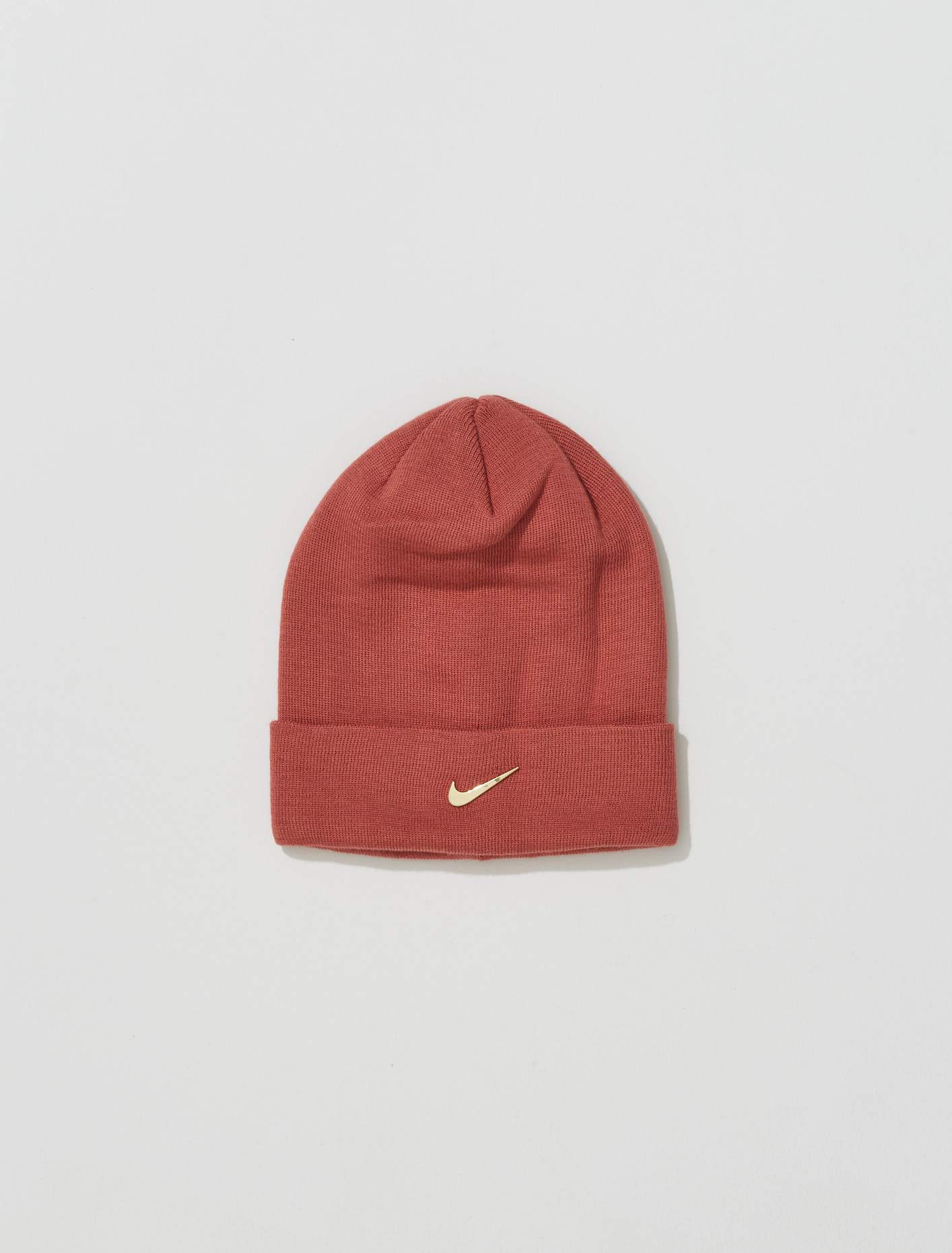 Beanie with Metal Swoosh in Canyon Rust