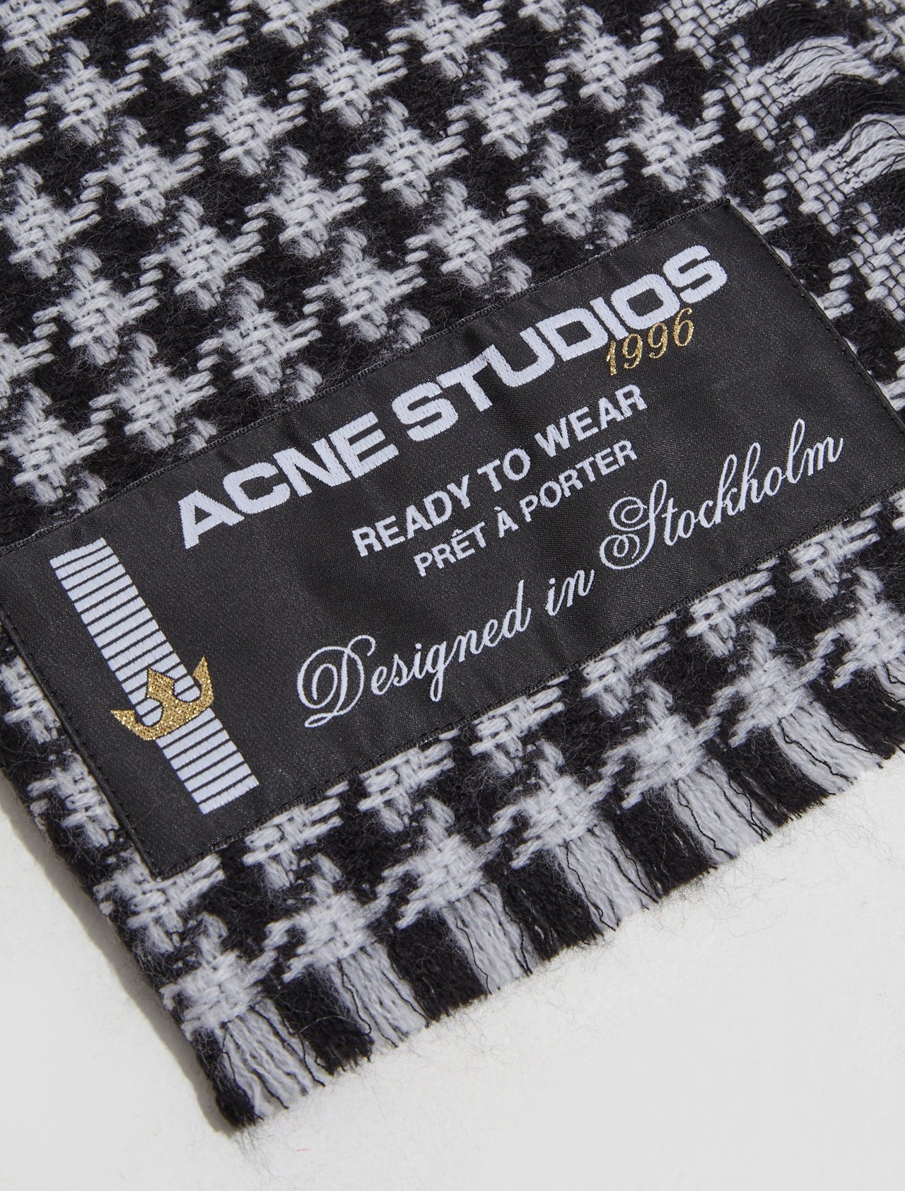 Houndstooth Wool Scarf in White & Black