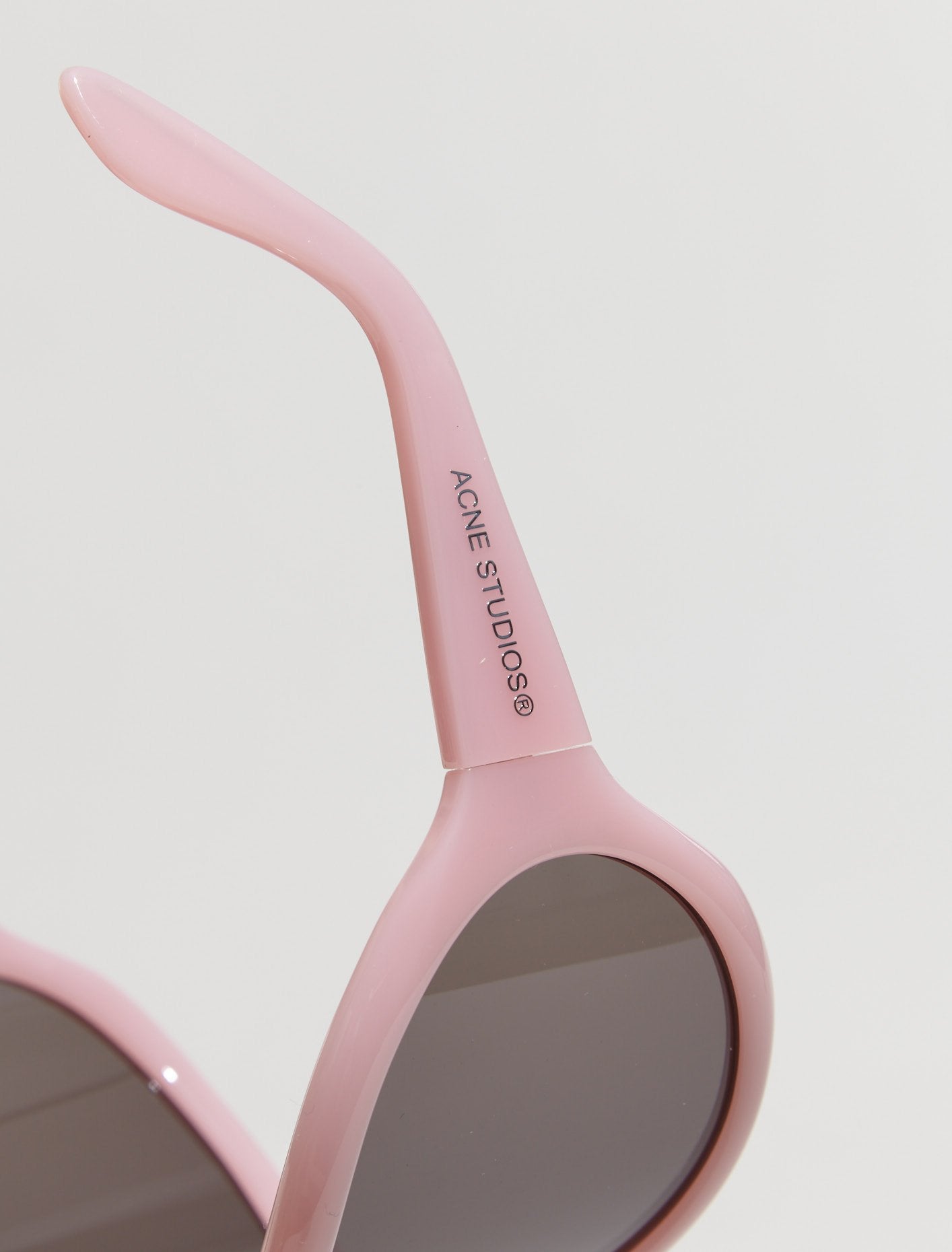 Frame Sunglasses in Pink