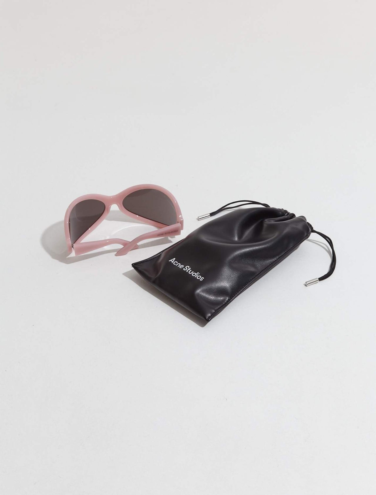 Frame Sunglasses in Pink