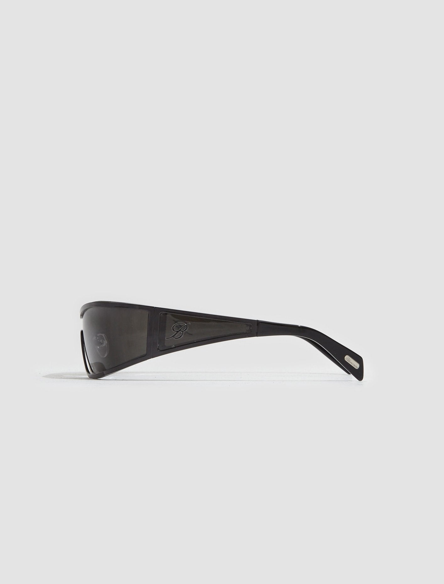 Full Lens Wrap Sunglasses in Black