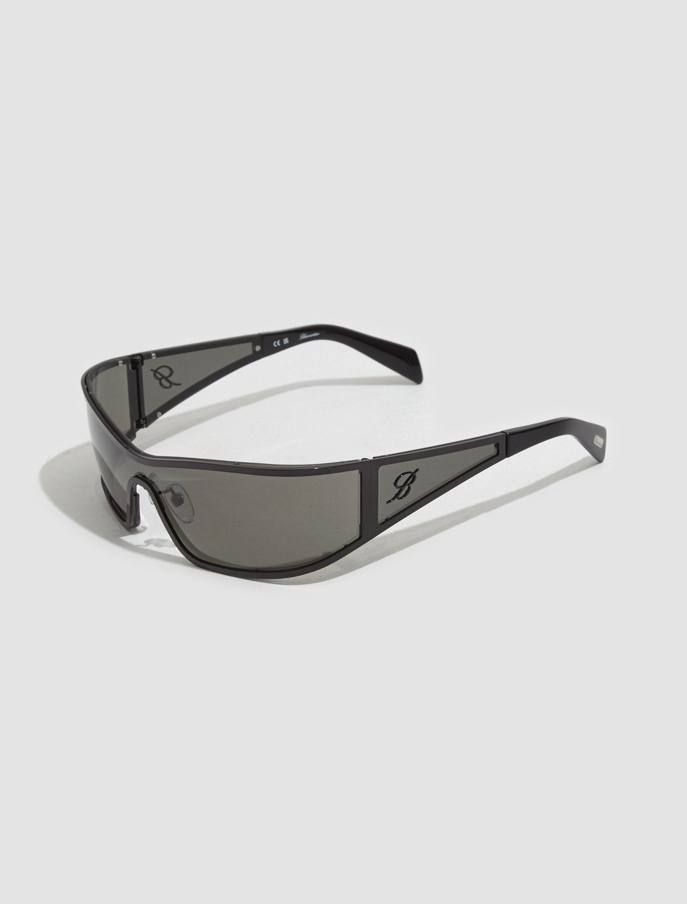 Full Lens Wrap Sunglasses in Black