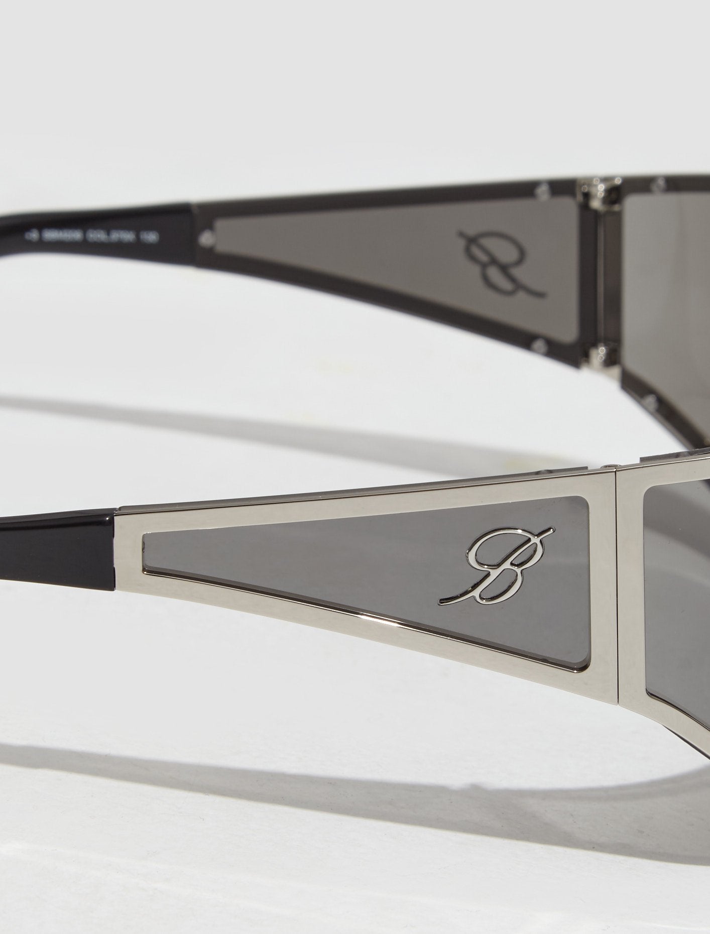 Full Lens Wrap Sunglasses in Carbon Silver