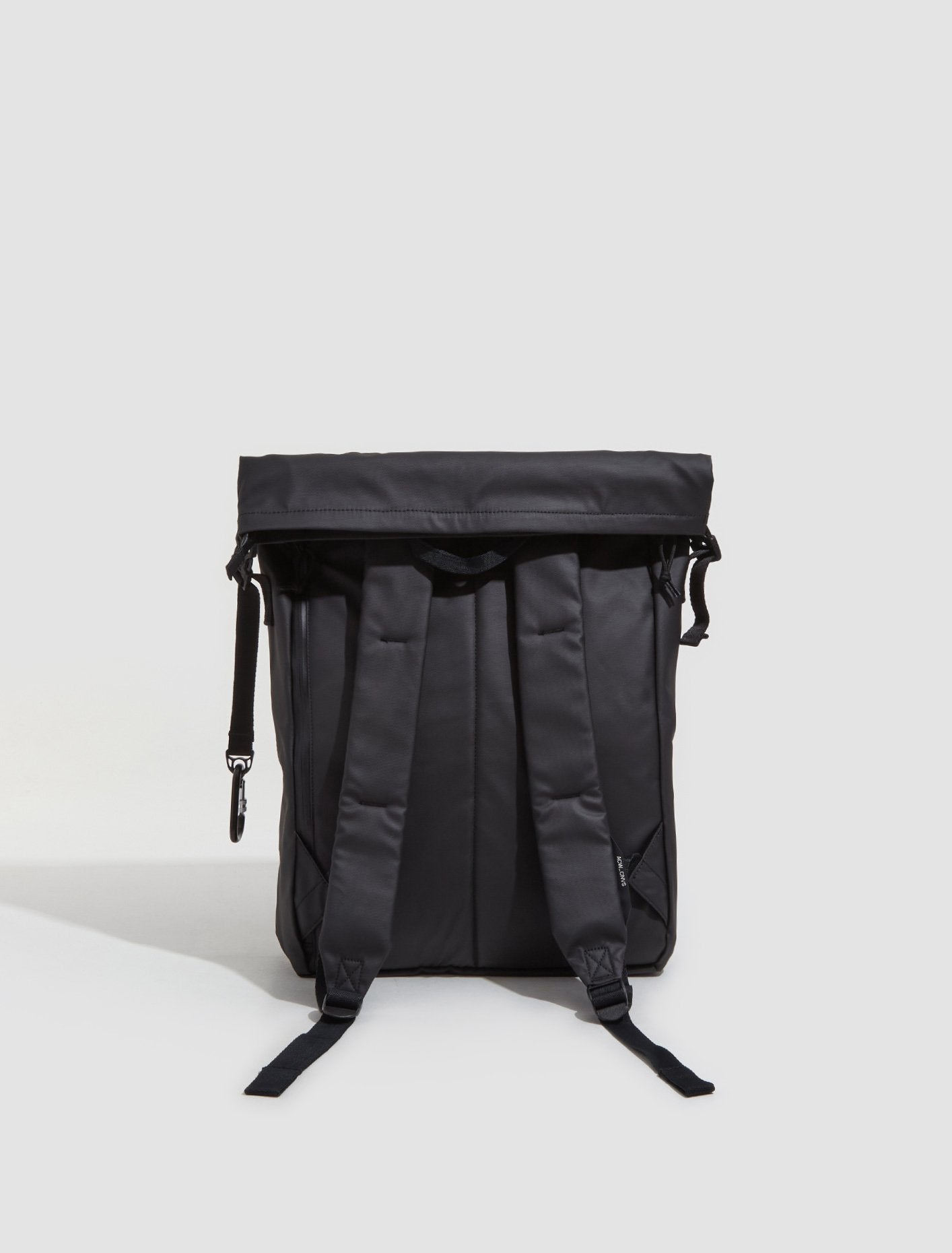 x A-COLD-WALL* Stratus Dry Bag in Black