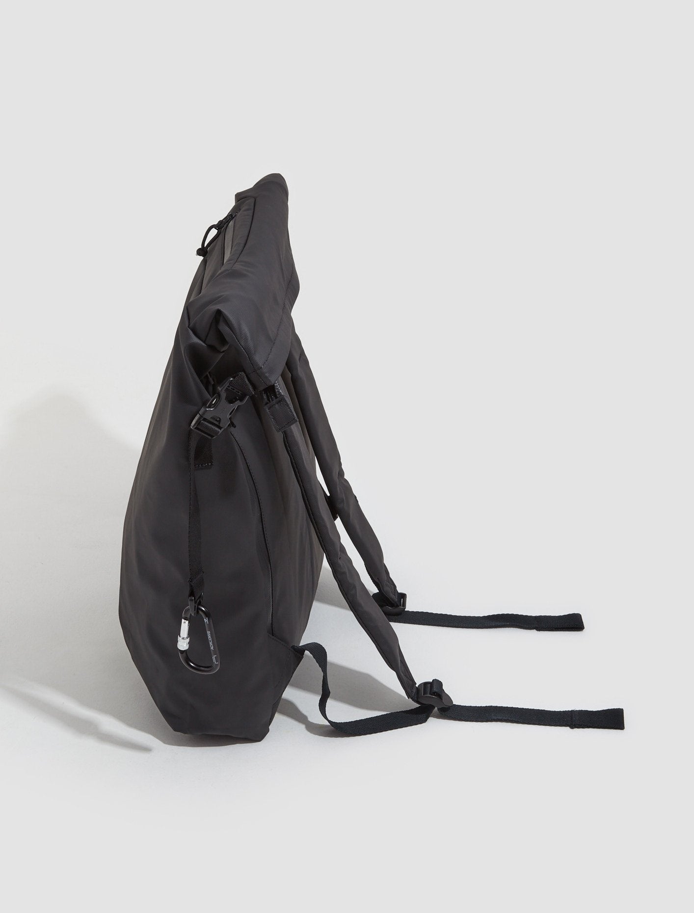 x A-COLD-WALL* Stratus Dry Bag in Black