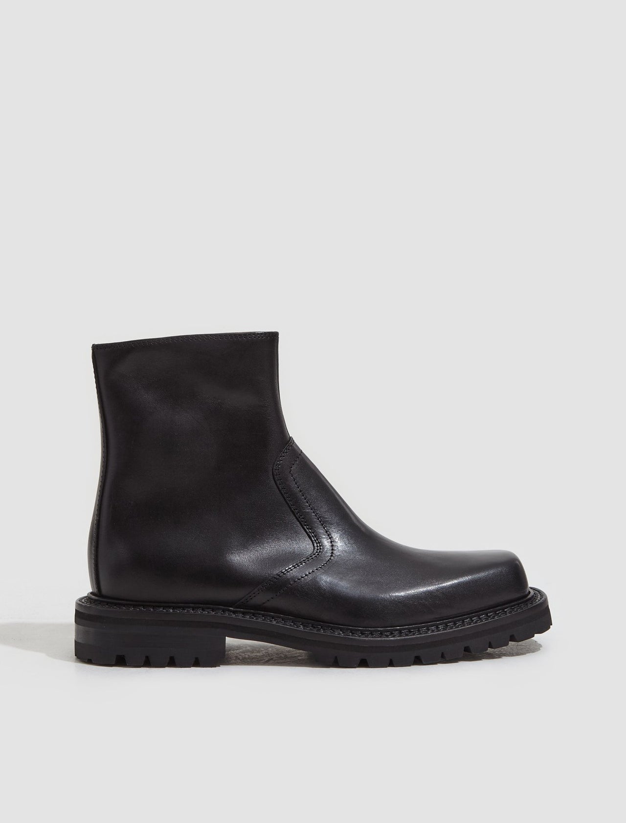 Chelsea Boots in Black