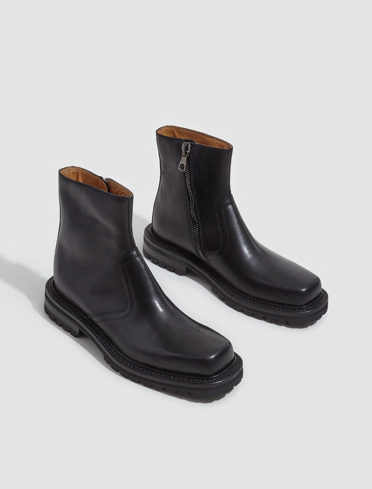 Chelsea Boots in Black