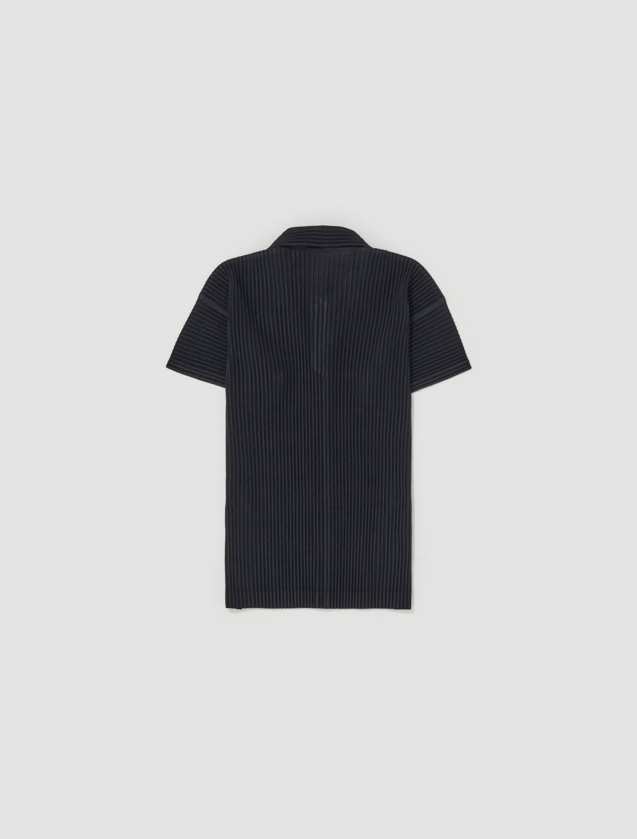 Short-Sleeved Pleated Polo Shirt in Black