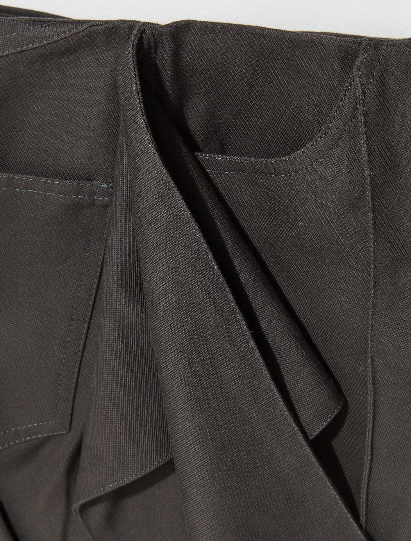 Lindahl Trousers in Slate