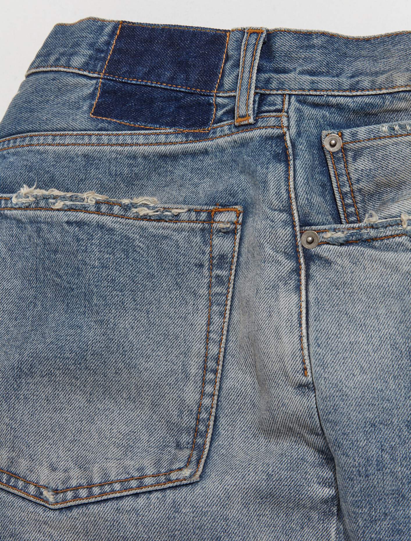 Loose Jeans in Light Classic Wash