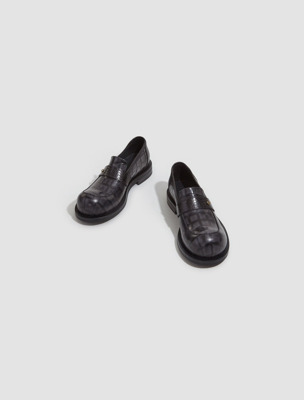 Bulb Toe Loafer Extreme in Black Croc