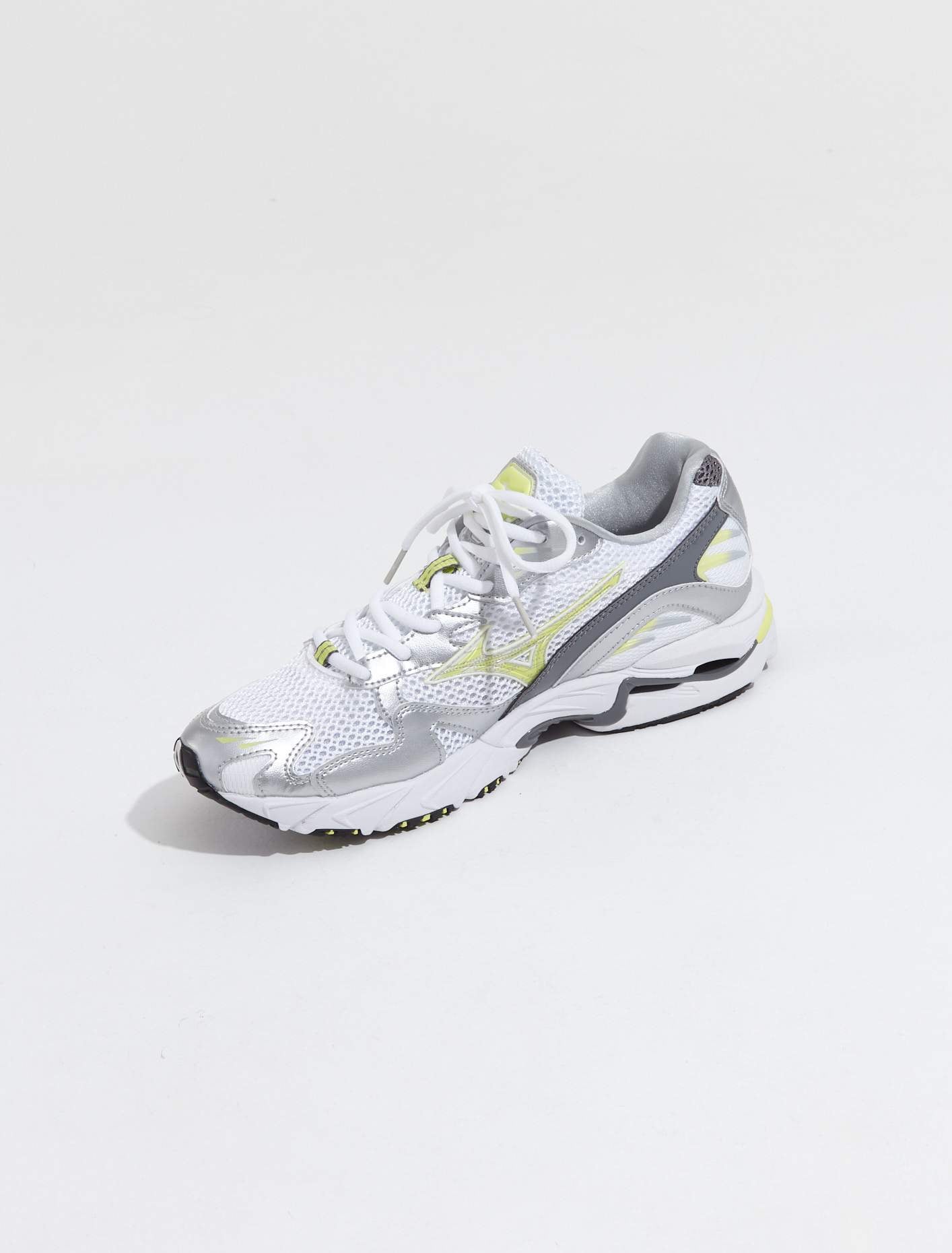 Wave Rider 10 Sneaker in White & Sunny Lime