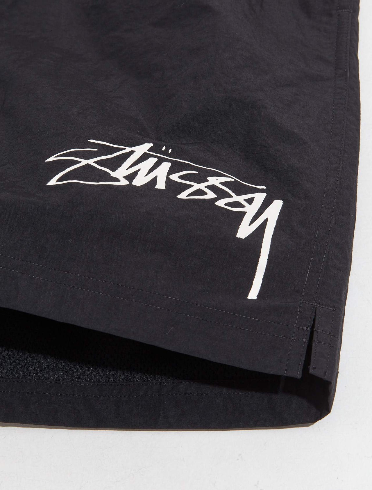 x Stüssy Shorts in Black