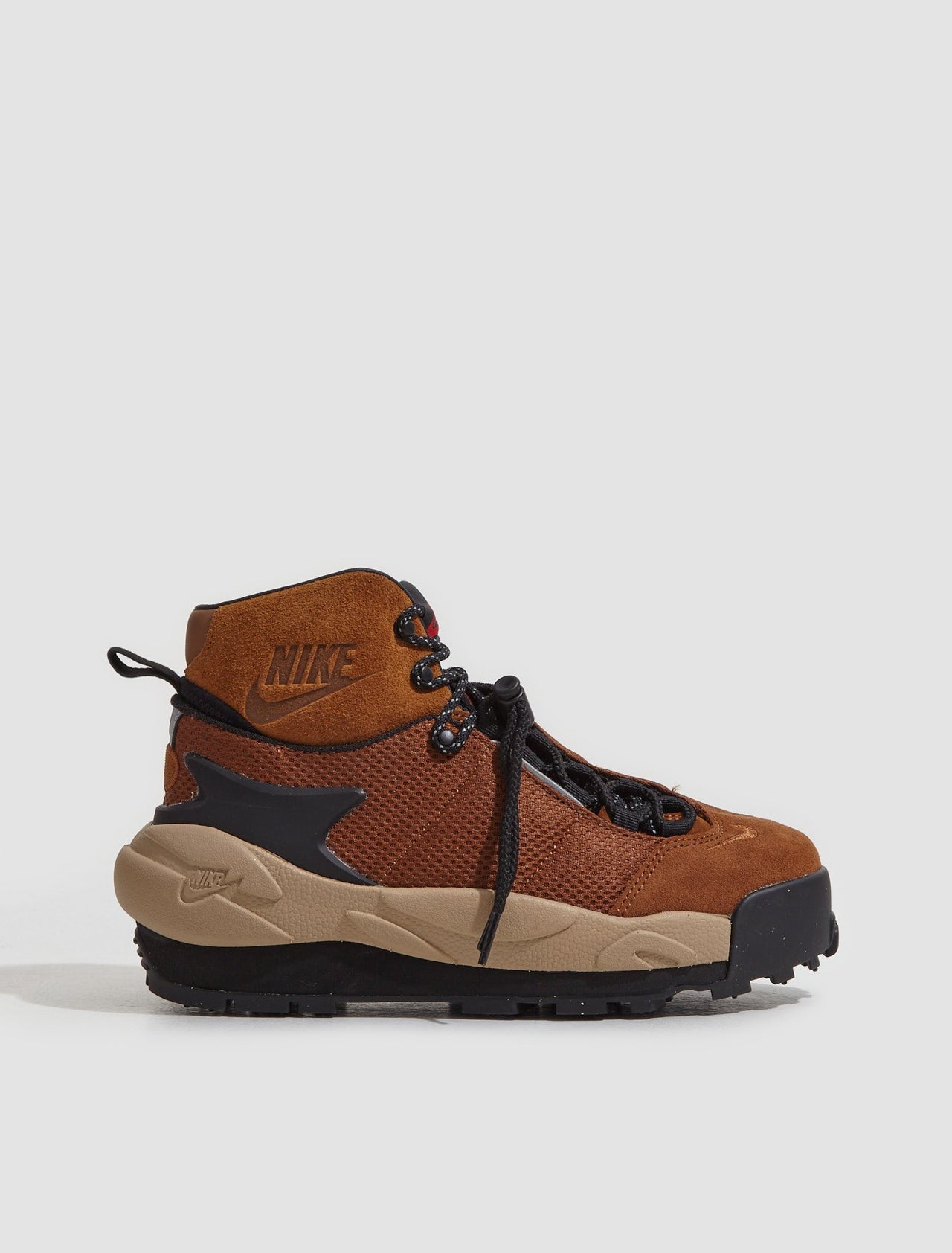 x Sacai Magmascape Sneaker in Light British Tan