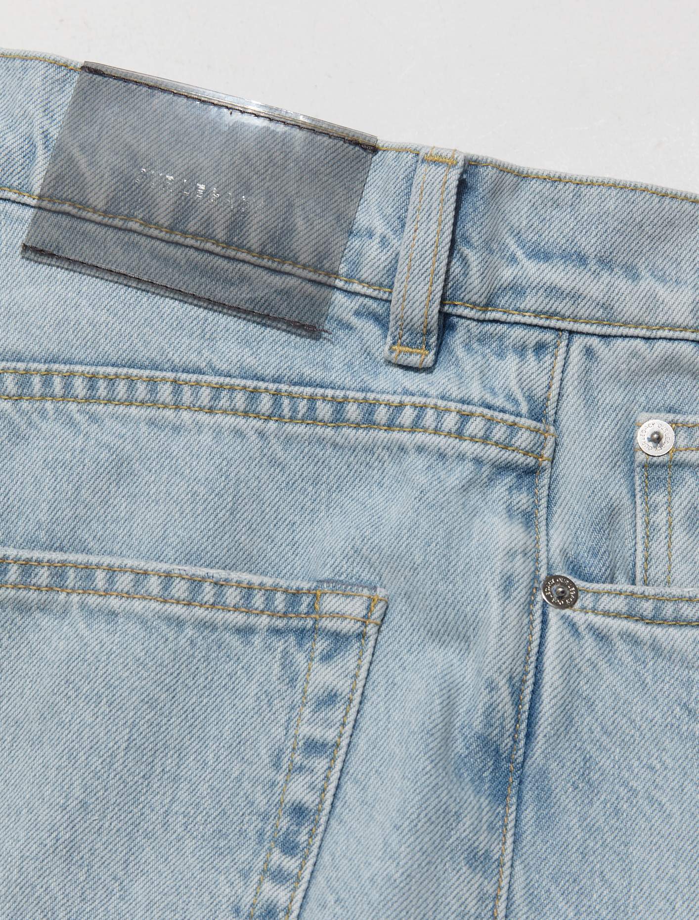 Extended Third Cut Jeans in Superlight Wash