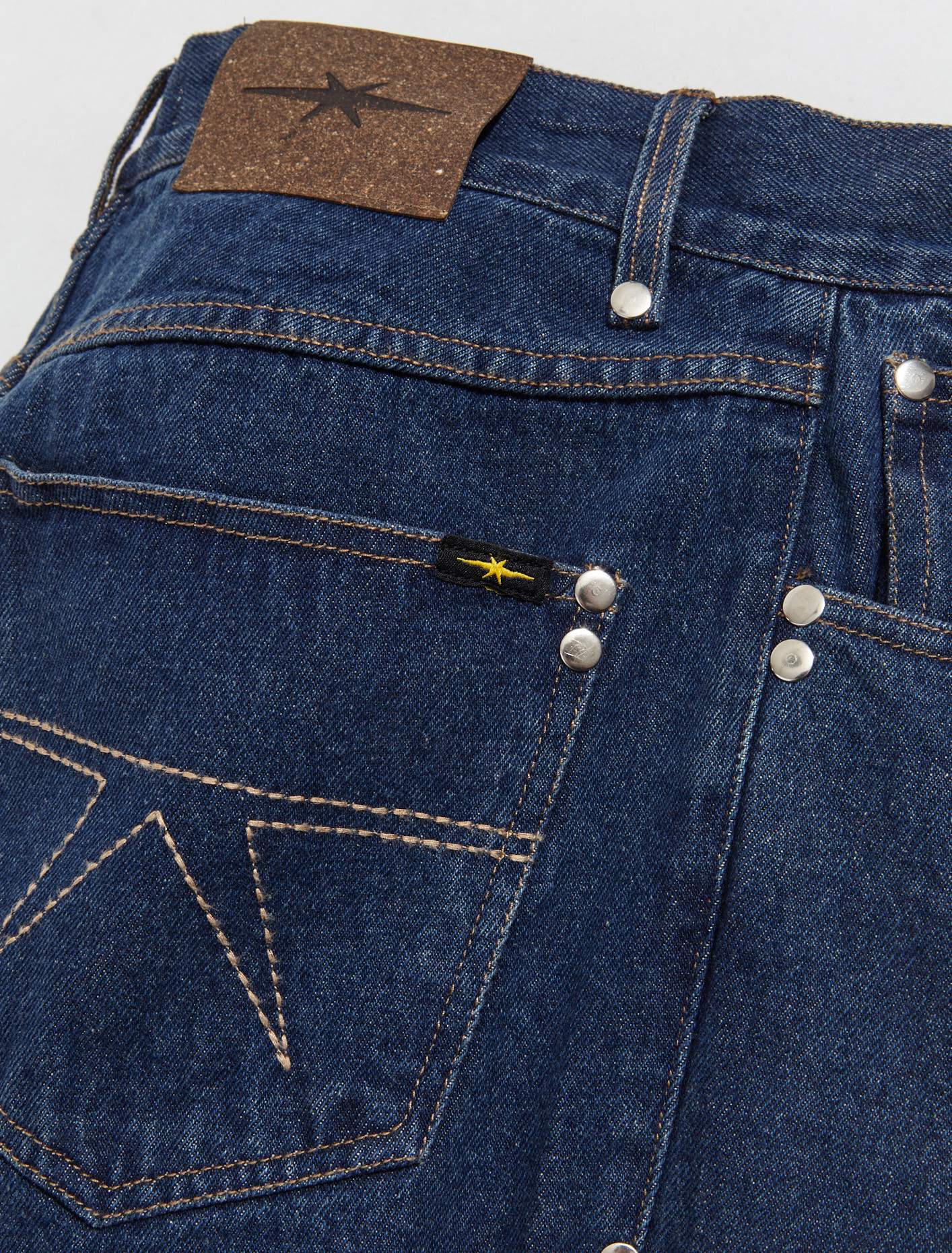 Stud Jeans in Mid-Vintage Wash