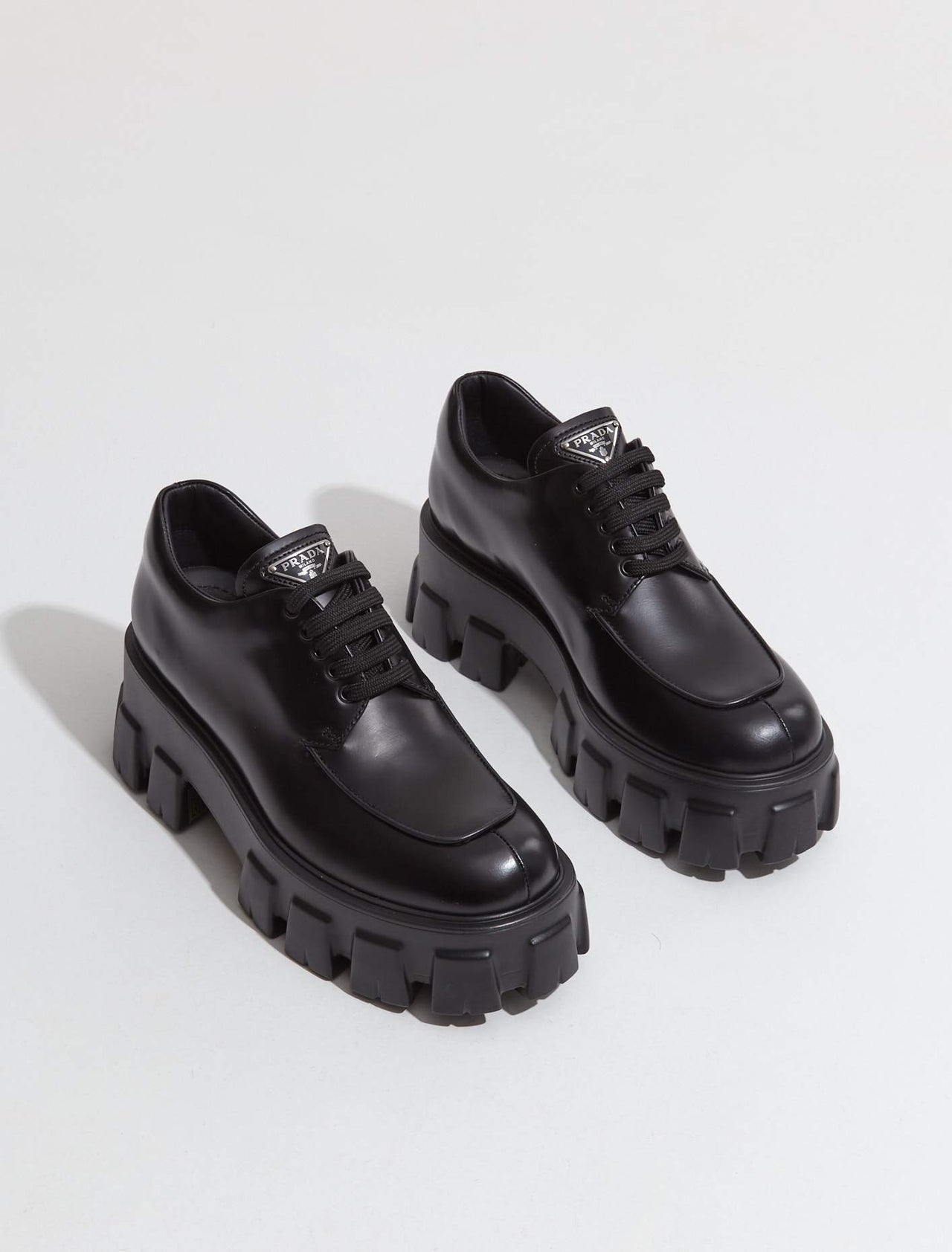 Monolith Brushed Leather Lace-Up Shoes in Black