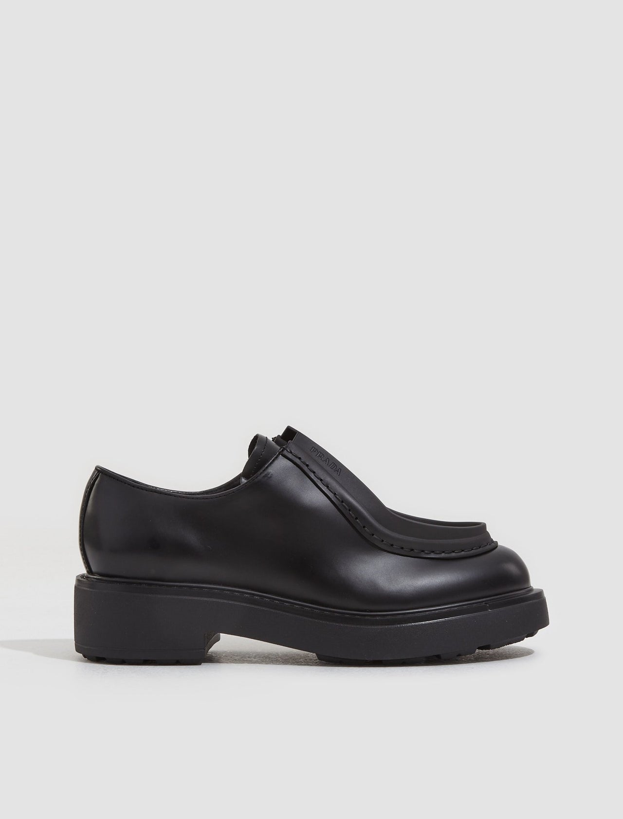 Brushed Leather Lace-Up Shoes in Black