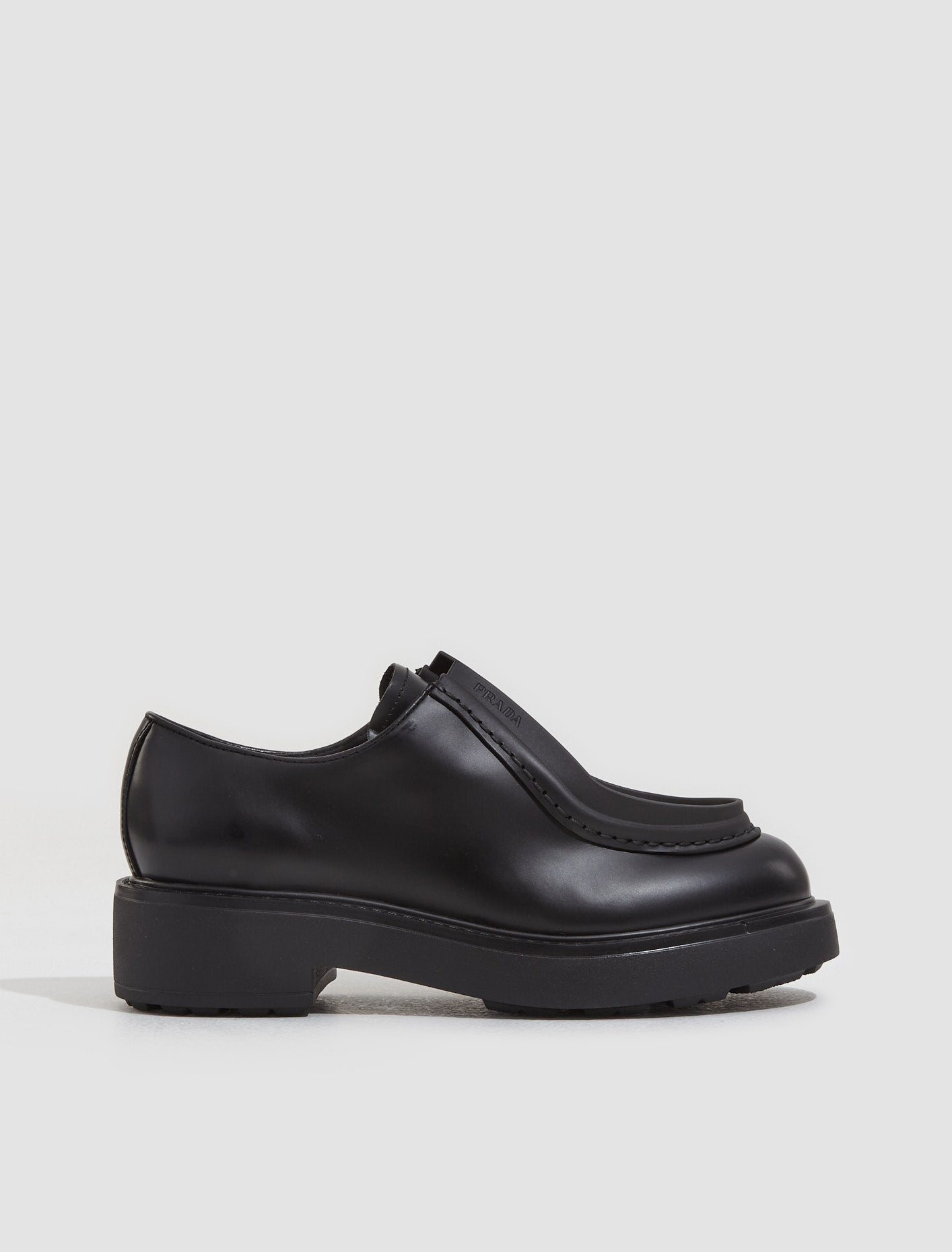 Brushed Leather Lace-Up Shoes in Black