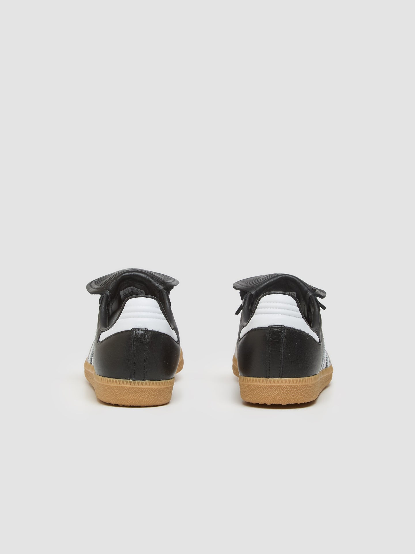 WMNS Samba LT Sneaker in Black & Cloud White