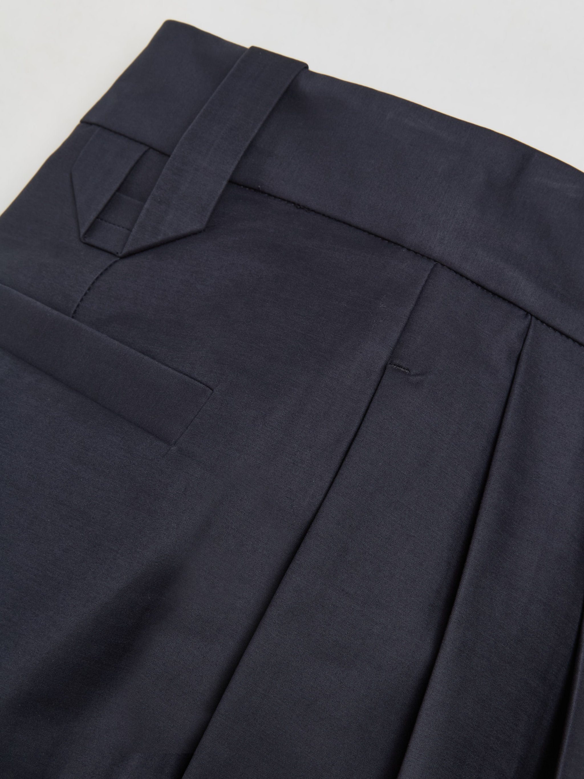 Le Pantalon Marzio in Dark Navy