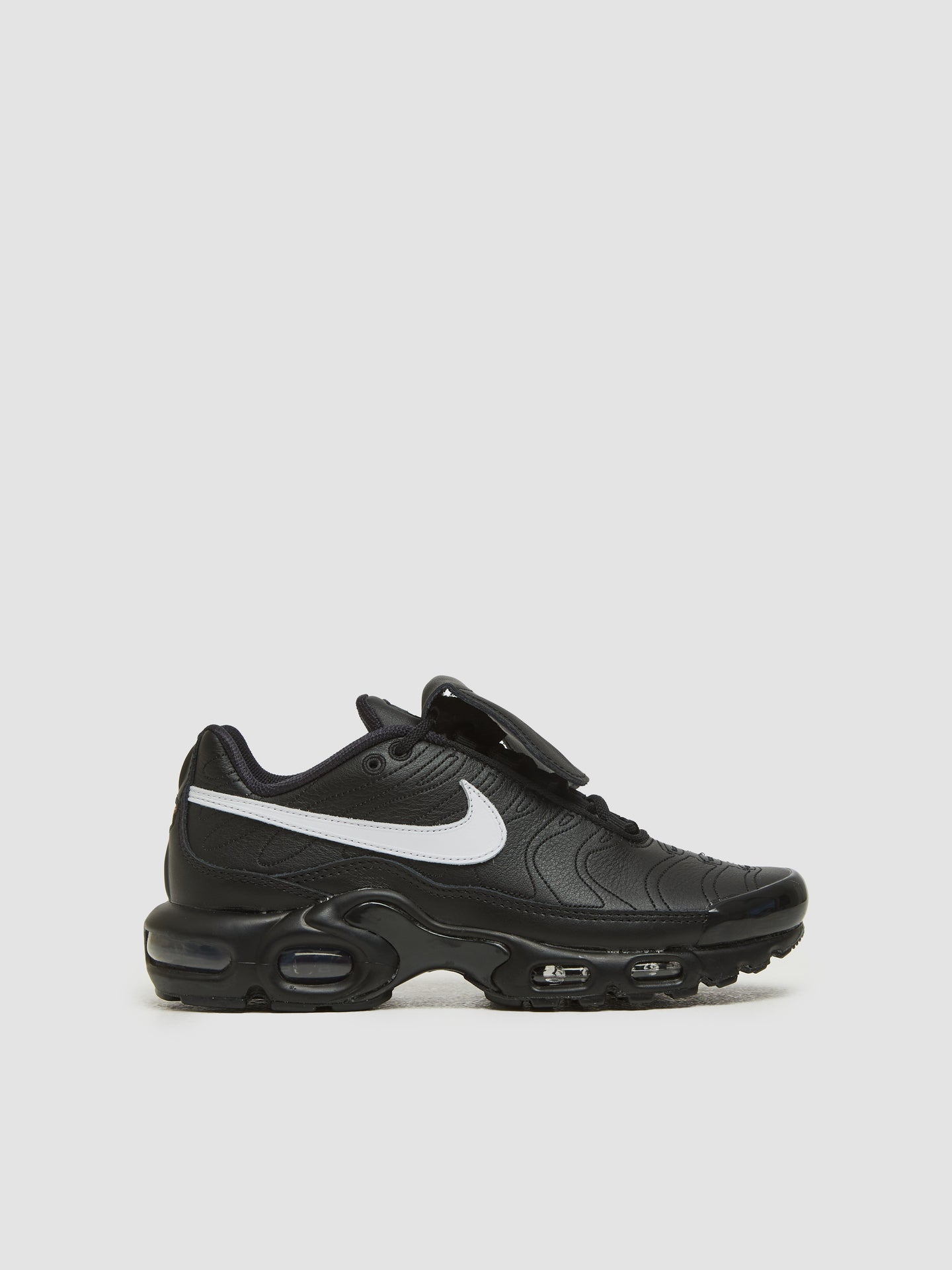 WMNS Air Max Plus Tiempo Sneaker in Black