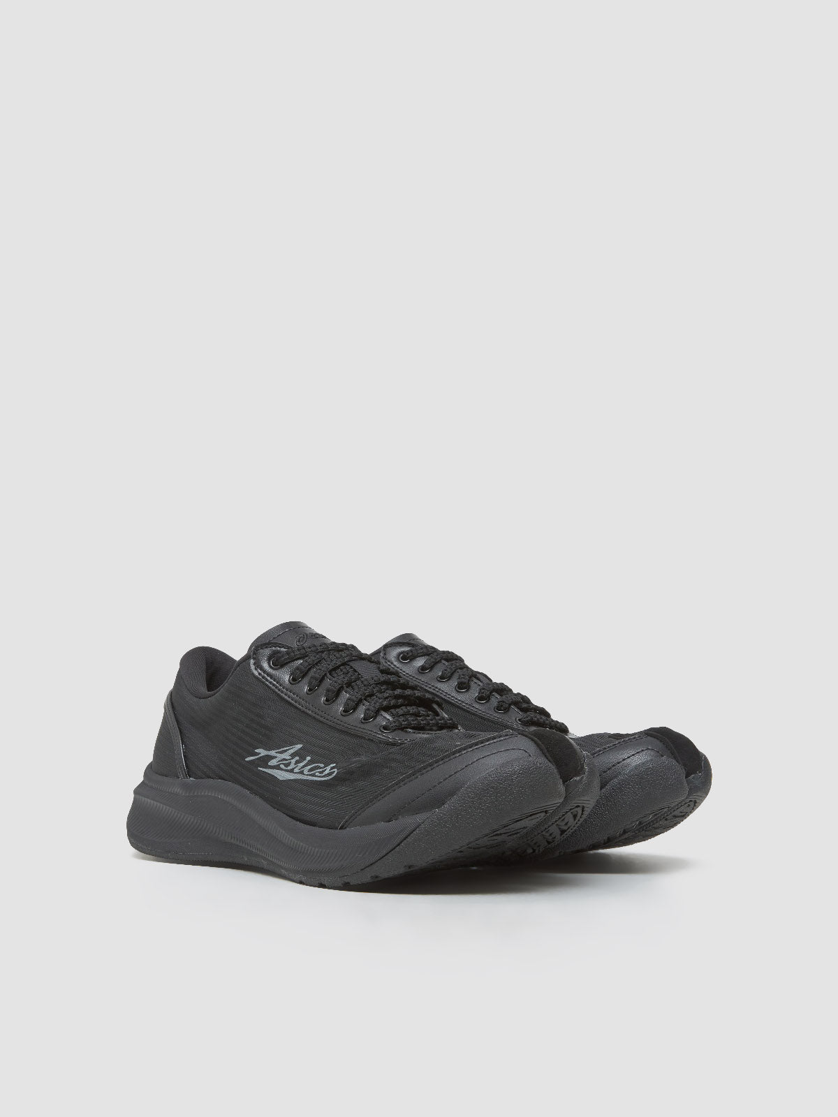 ASICS - x Kiko Kostadinov ILARGI FF Sneaker in Carbon - 1203A982