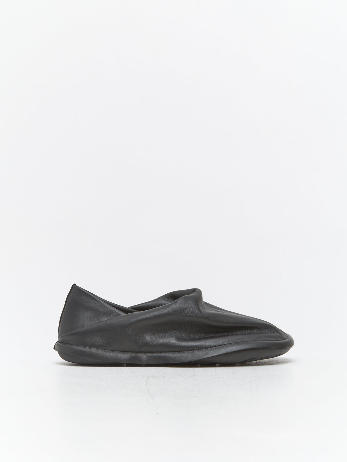 x Issey Miyake Women's Peu Form Shoes in Black