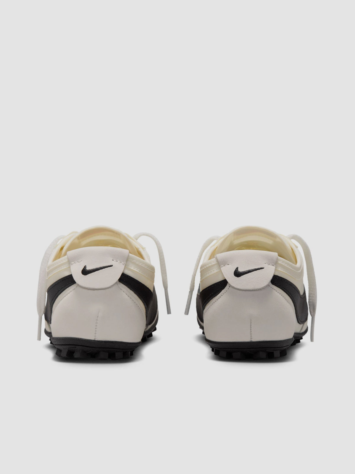 靴 Nike W Moon Shoe OG Soft Pearl/Black 28 Nike - WMNS Moon Shoe OG Sneaker in Soft Pearl & Black - II0407