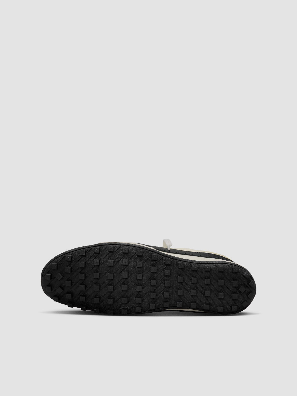 Nike - WMNS Moon Shoe OG Sneaker in Soft Pearl & Black - II0407